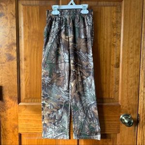 Size 7 kids Under Armor RealTree camp pants